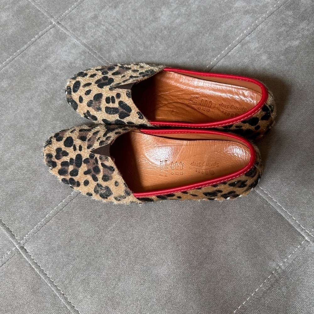 Leopard Print Women's Shoes with Red Trim - Picture 3 of 7
